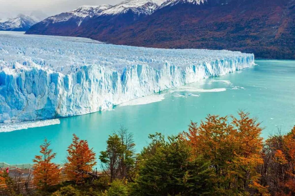 Perito Moreno Glacier El Calafate Argentina - Patagonia travel guide to the world's most accessible advancing glacier