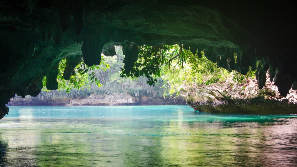 Sohoton Cove cave kayaking with bioluminescent jellyfish, Bucas Grande