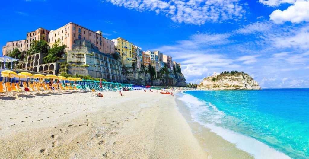 Spiaggia della Rotonda beach in Tropea