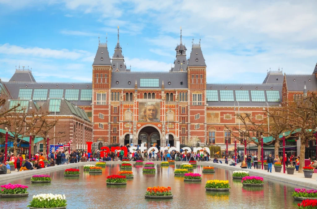 Rijksmuseum gardens in Amsterdam, a free place to visit in Europe
