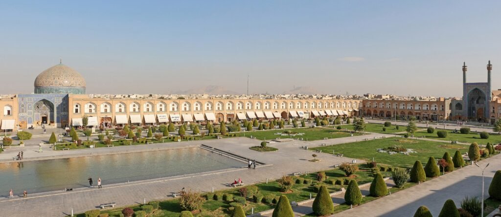 Naqsh-e Jahan Square Isfahan Iran travel guide - UNESCO World Heritage mosque complex