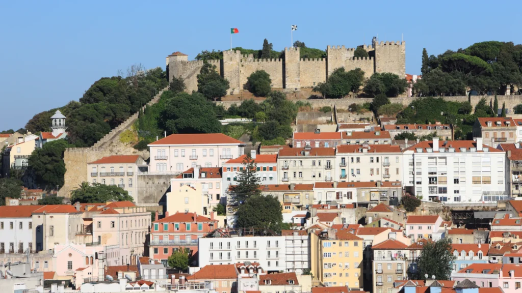 São Jorge Castle in Alfama Lisbon travel guide